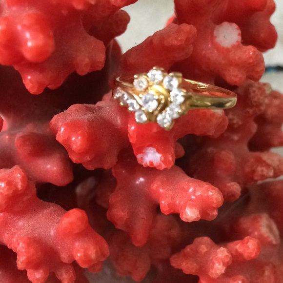 Vintage Jewelry - Vintage T gold white topaz ring